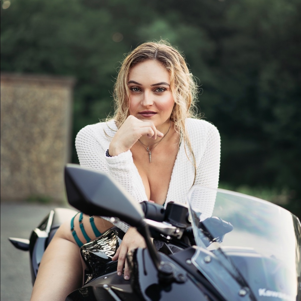 Meet your Posher, Samantha